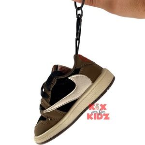 Travis Scott AJ 1 mocha low Big Sneaker Keychain